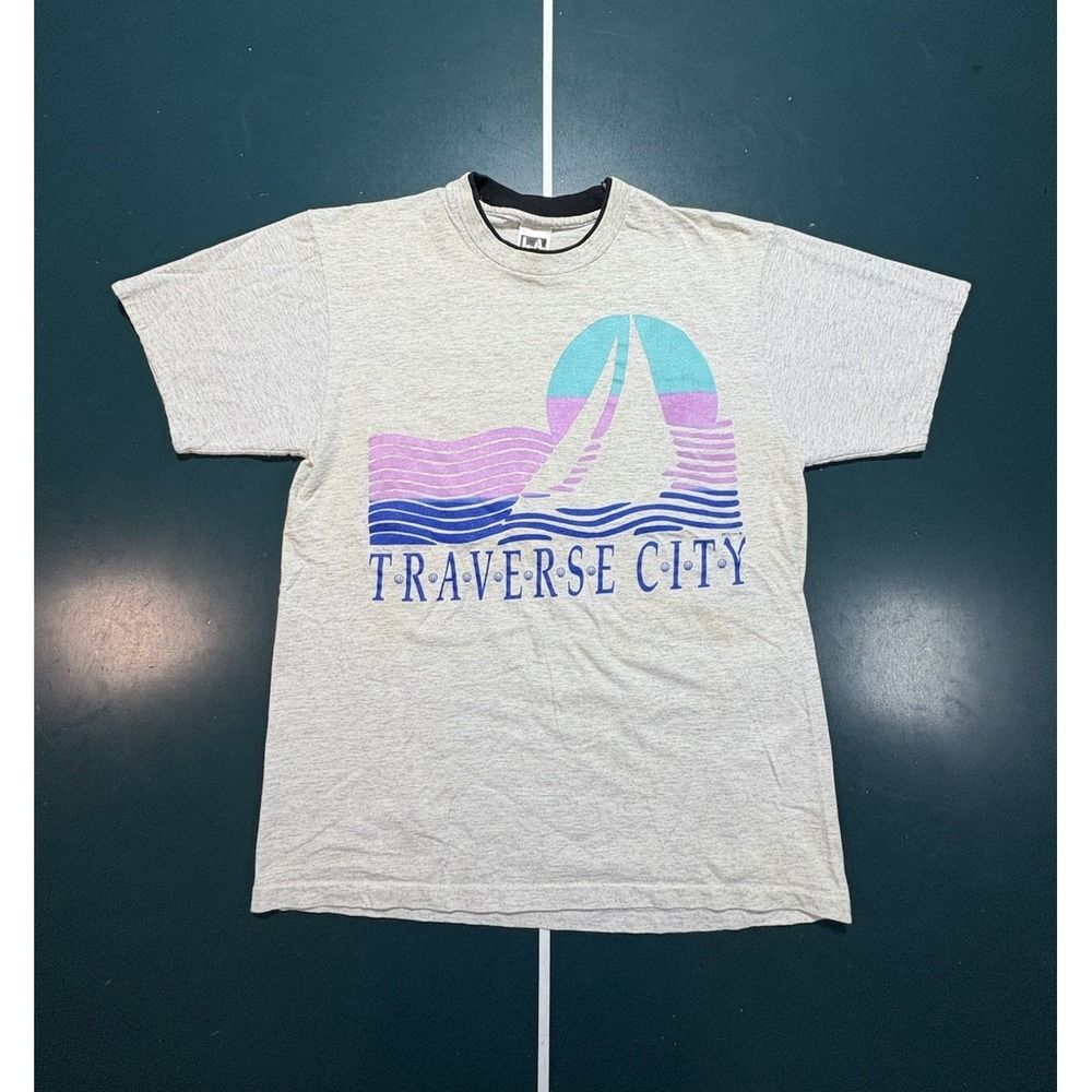 Vintage Traverse City Michigan T Shirt Size Large Sailboat Wrap Around‎ Gray 90s